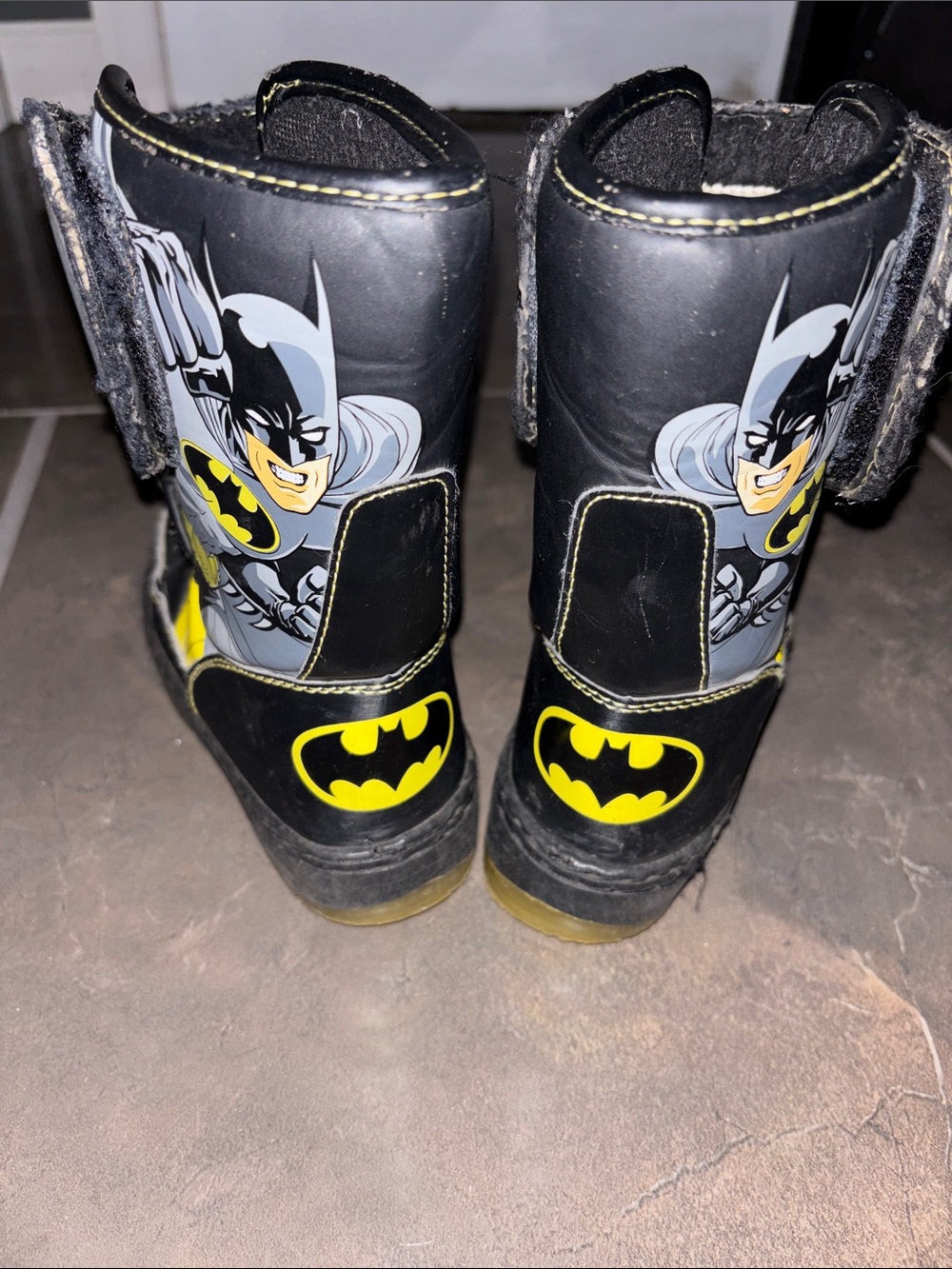 Batman Size 11 Toddler  Black and Yellow  Snow Boots